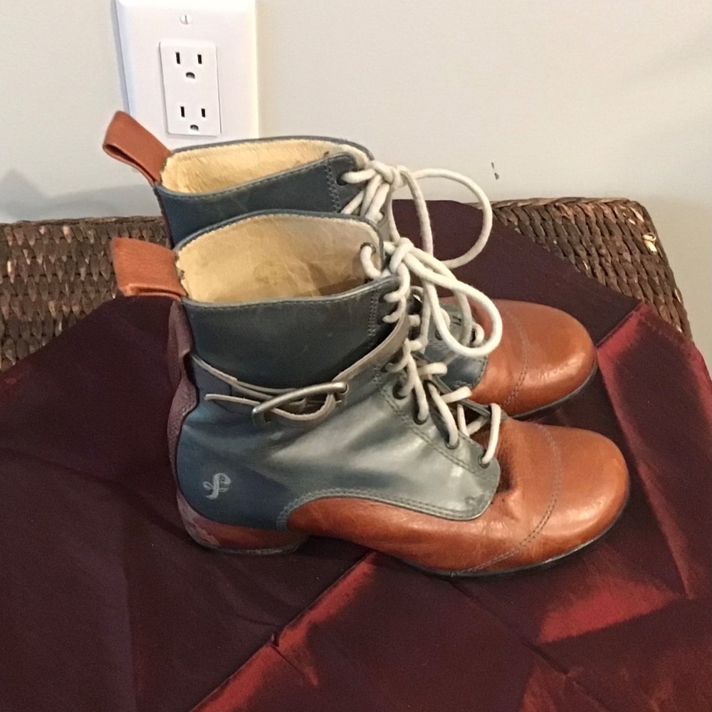 John Fluevog  Vintage inspired Jenna Boots size 6 - Picture 2 of 6